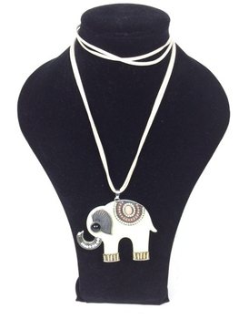 Halsband med Elefant Creme (1 st)