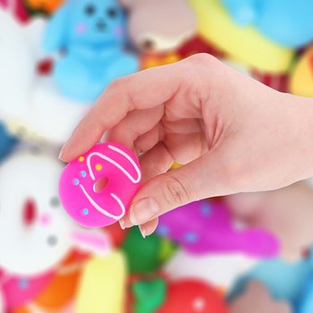Mix av Squishy-figurer i hink (100 styck)