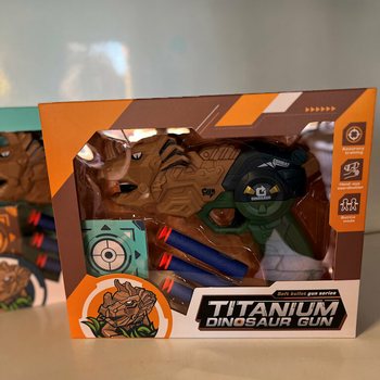 Dinosauriepistol med Pilar & M&aring;ltavla - Presentbox (2-pack)