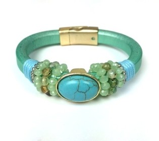 Mintgr&ouml;nt armband med turkos sten (1 st)