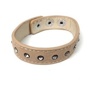 Ibiza Armband Läderlook Creme med Strass (1 st)