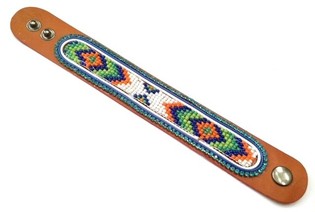 L&auml;derarmband Aztek med ljusbl&aring; strass (1 st)