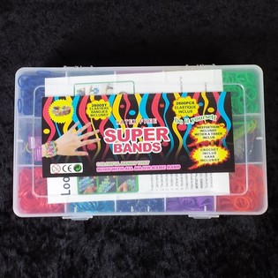 2 600 Super Bands / Loom Bands i stor låda (6-pack)