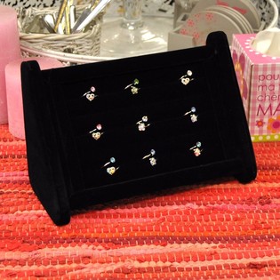 RINGDISPLAY SVART SAMMET (1 st.)